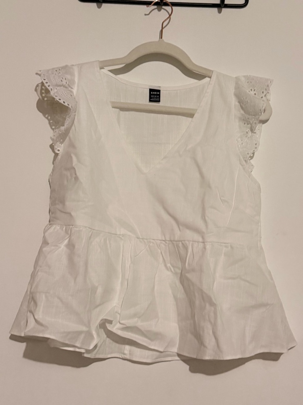 SHEIN White Eyelet Flutter Sleeve Peplum Top